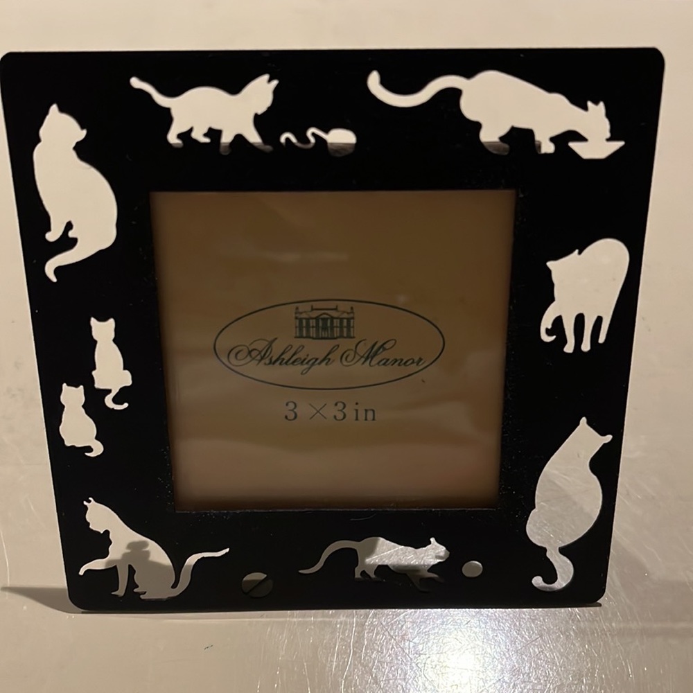 Cat Cut-outs Photo Frame Ashleigh Manor 3” x 3” Metal